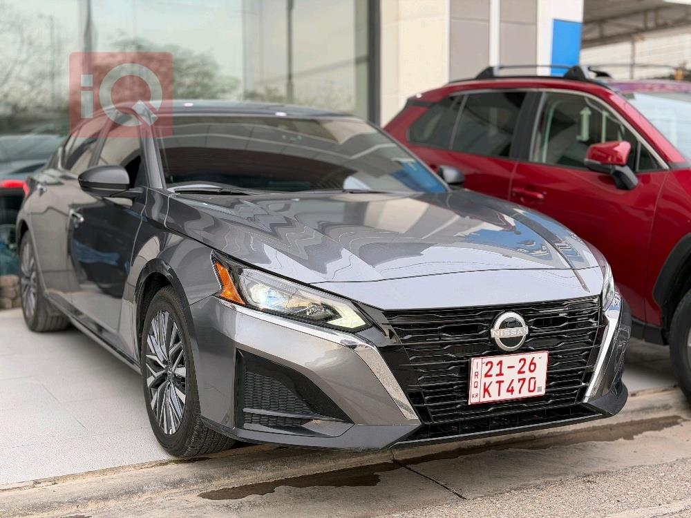 نيسان ألتيما